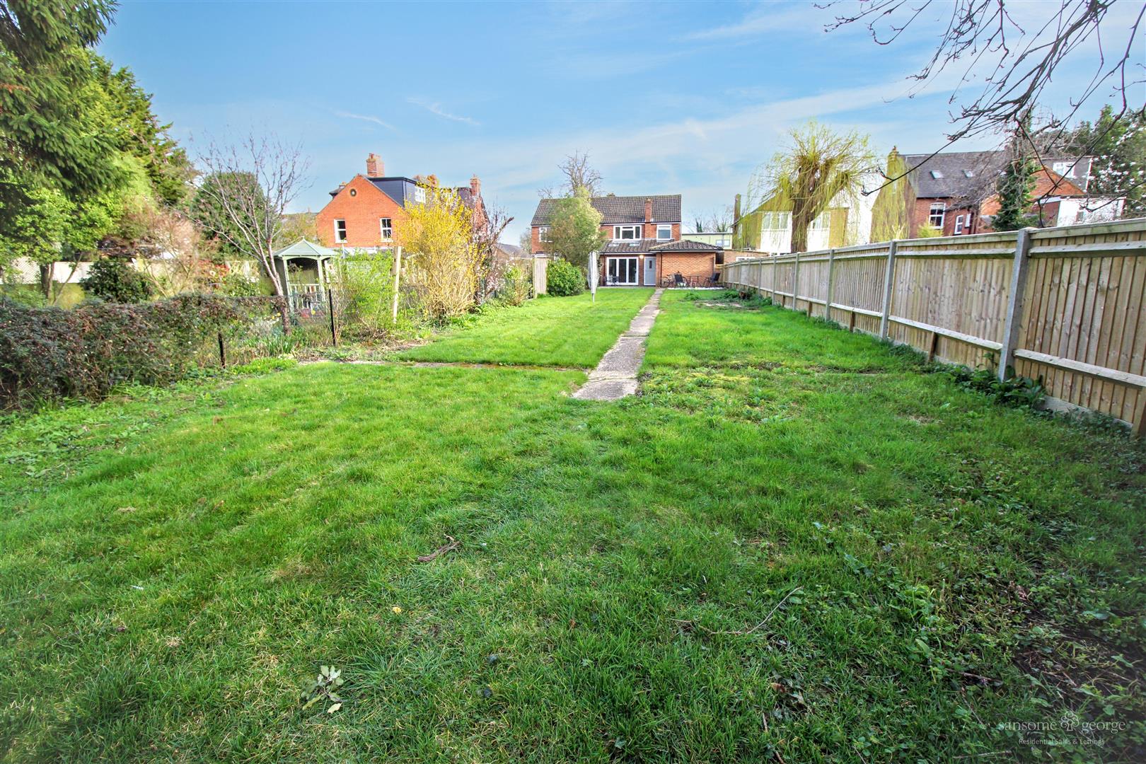 School Road, Tilehurst, Reading